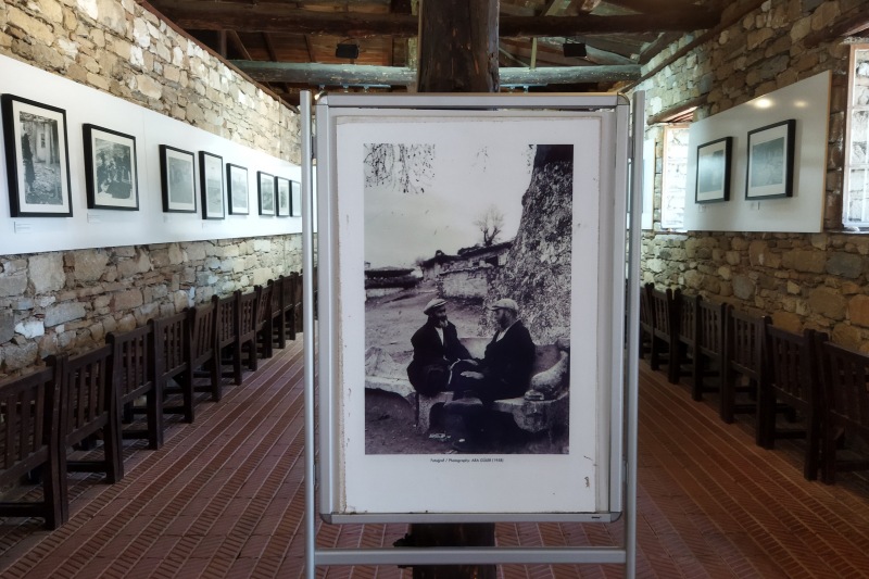 アラ・ギュレルの写真展