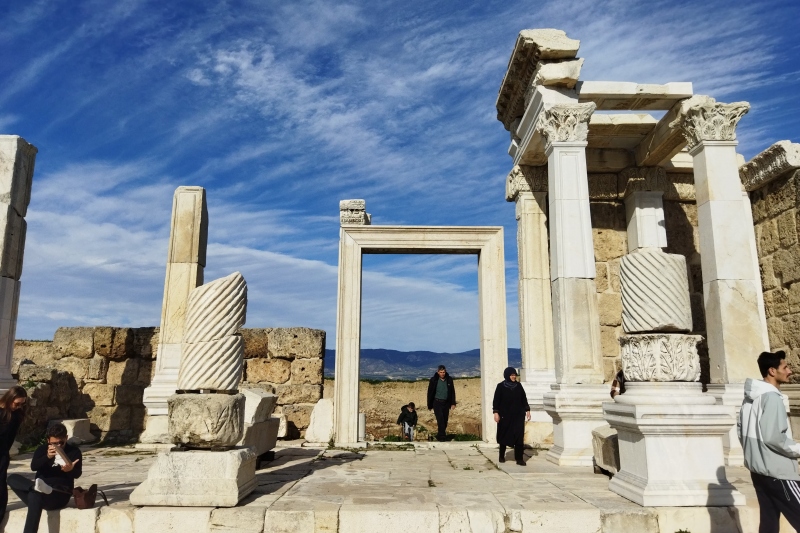 ラオディキア遺跡(東プロピュロン)